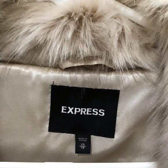 Express Fur Coat - Picture 2 of 4